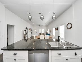 12 Stiles Street, Houston TX 77011