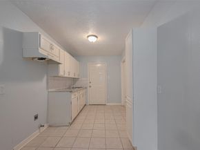 4906 Larkspur Street, Houston TX 77033