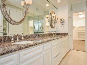 6 River Hollow Lane, Houston TX 77027