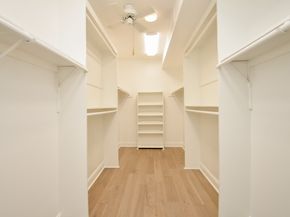 6 River Hollow Lane, Houston TX 77027