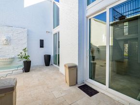 6 River Hollow Lane, Houston TX 77027