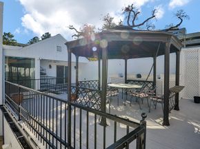 6 River Hollow Lane, Houston TX 77027