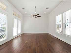 9452 London Bridge Station, Houston TX 77045