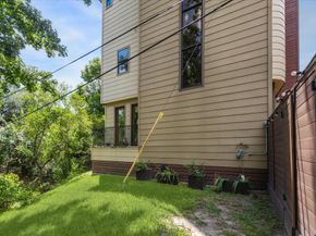 1901 W 14th 1/2 Street C, Houston TX 77008