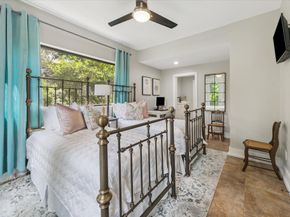 1901 W 14th 1/2 Street C, Houston TX 77008