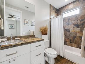 1901 W 14th 1/2 Street C, Houston TX 77008