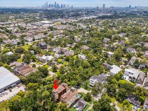 1901 W 14th 1/2 Street C, Houston TX 77008