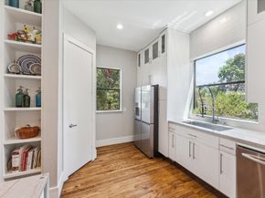 1901 W 14th 1/2 Street C, Houston TX 77008