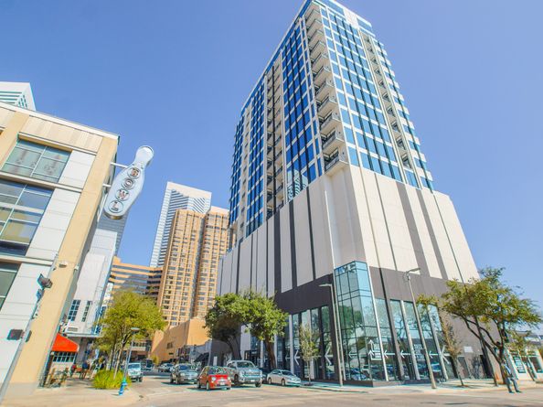 1211 Caroline Street 1008, Houston TX 77002