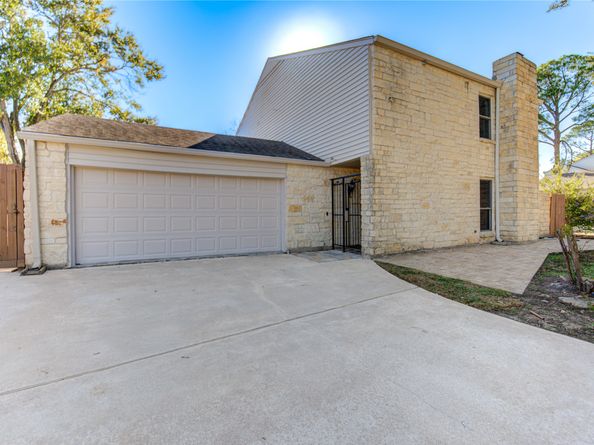 13907 Piping Rock Lane, Houston TX 77077