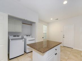 158 N Magnolia Pond Place 158E, The Woodlands TX 77381