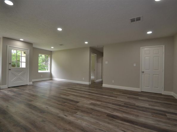 731 James Street, Tomball TX 77375