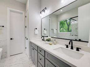 846 Elkhart Street B, Houston TX 77091
