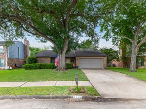 2334 Trail Wood Lane, Richmond TX 77406