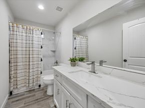 1007 E 32ND Street, Houston TX 77022