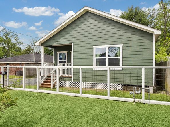 5105 Chapman Street, Houston TX 77009