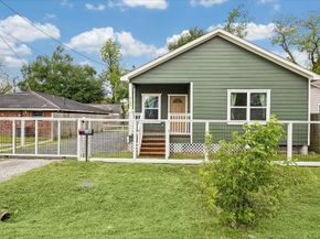 5105 Chapman Street, Houston TX 77009