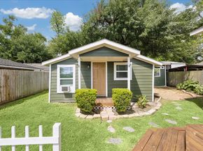 5105 Chapman Street, Houston TX 77009