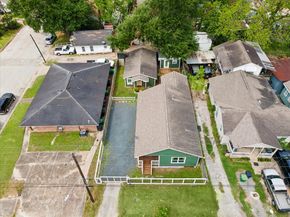 5105 Chapman Street, Houston TX 77009