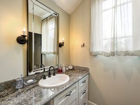 16 Lana Lane B, Houston TX 77027