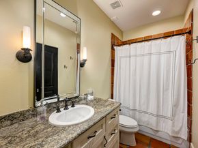 16 Lana Lane B, Houston TX 77027