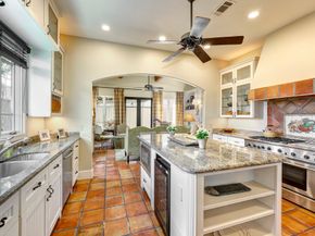 16 Lana Lane B, Houston TX 77027