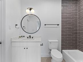 1122 W 17th Street E, Houston TX 77008