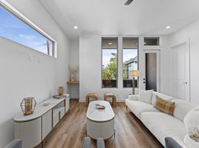 1122 W 17th Street E, Houston TX 77008