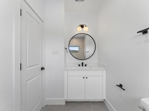 1122 W 17th Street E, Houston TX 77008