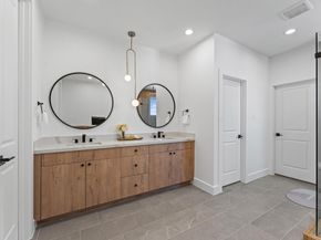 1122 W 17th Street E, Houston TX 77008