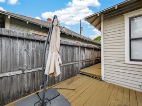 817 Henderson Street, Houston TX 77007