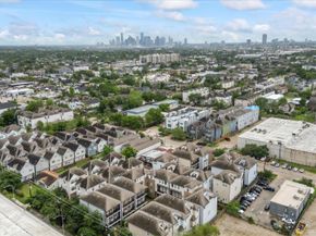 922 W 20th Street A, Houston TX 77008