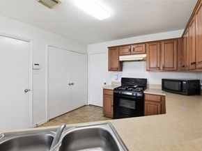 3330 Allington Court, Houston TX 77014