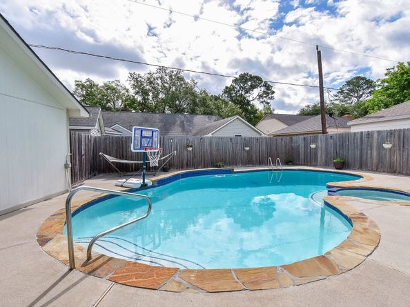 2930 Kevin Lane, Houston TX 77043