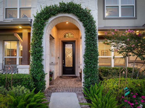 99 Zenith Lane, Sugar Land TX 77498