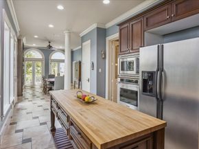 37 Hackberry Lane, Houston TX 77027