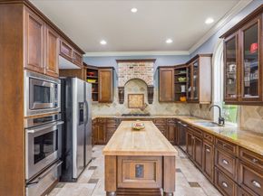 37 Hackberry Lane, Houston TX 77027