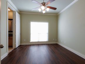 1314 Sherwood Springs Lane, Houston TX 77043