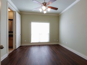 1314 Sherwood Springs Lane, Houston TX 77043