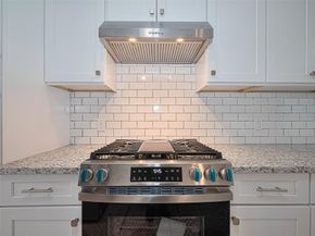 10659 Hazelhurst Drive, Houston TX 77043