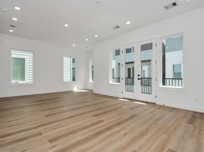 3036 Live Oak Street, Houston TX 77004