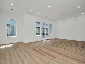 3036 Live Oak Street, Houston TX 77004