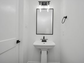 3036 Live Oak Street, Houston TX 77004