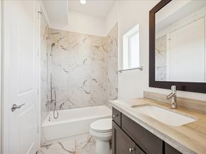 1243 W 15th 1/2 Street, Houston TX 77008