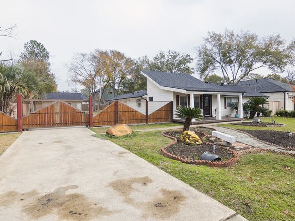 1910 East Avenue, Katy TX 77493