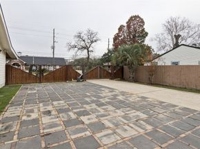 1910 East Avenue, Katy TX 77493