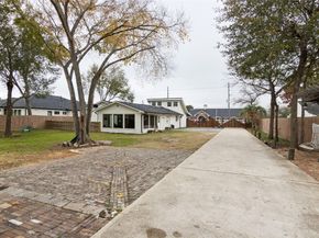 1910 East Avenue, Katy TX 77493