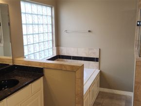 11614 Royal Oaks Crossing, Houston TX 77082