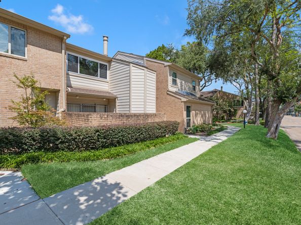 1936 Augusta Drive, Houston TX 77057