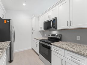 2829 Timmons Lane 202, Houston TX 77027